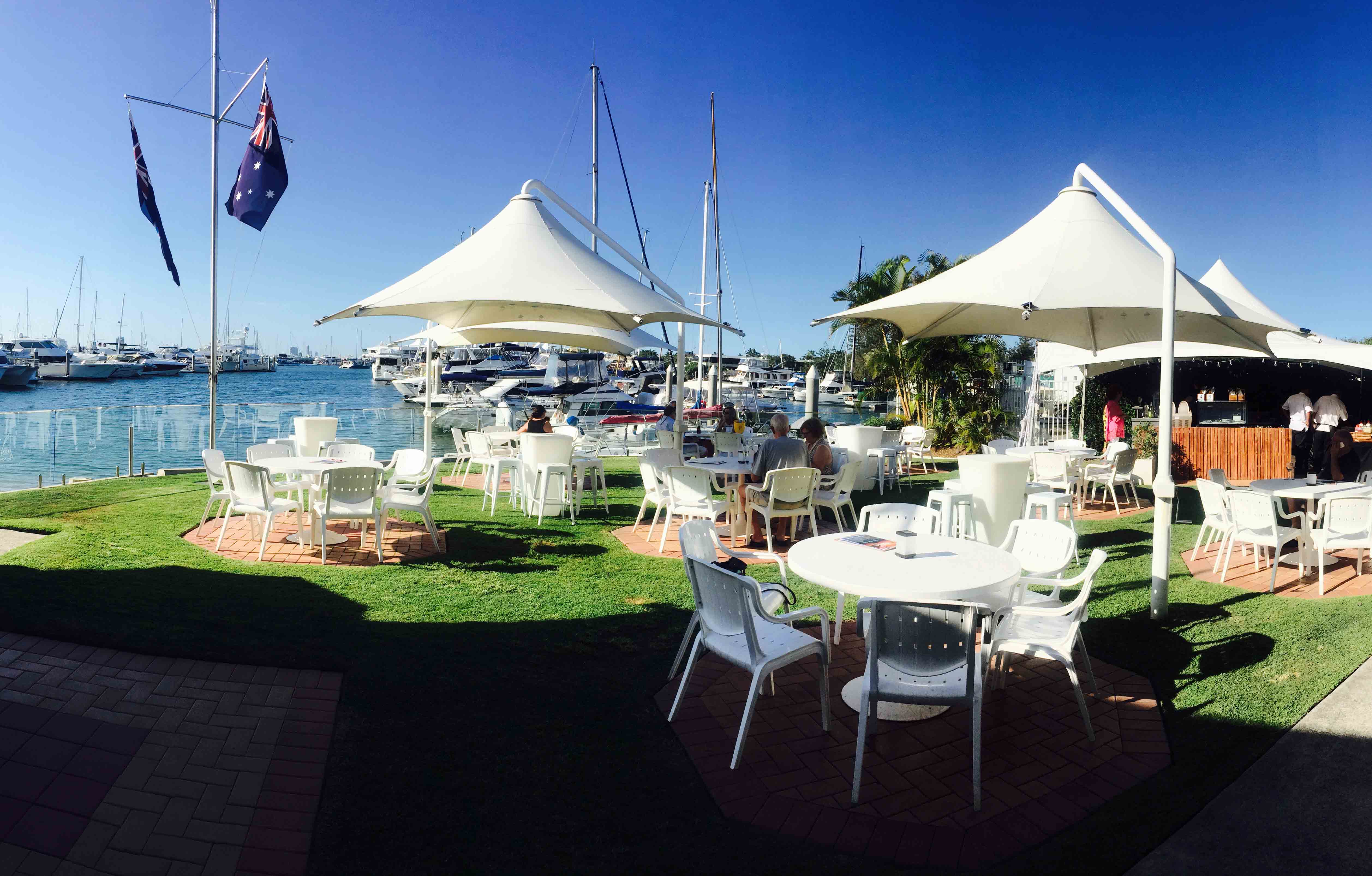 southport yacht club cafe oxenford